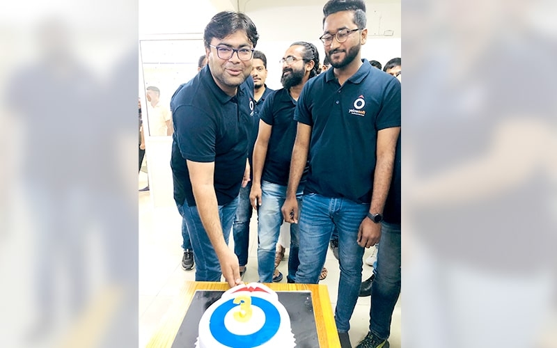 yelowsoft-celebrates-cake-1